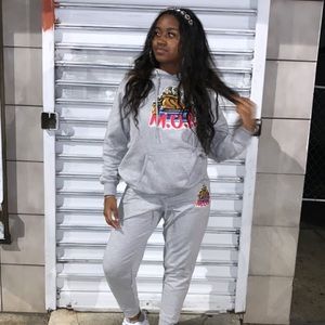 Meet your Posher, Riana